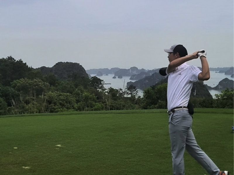 Thầy dạy golf Lee Jae Hong nhận được nhiều phản hồi tốt từ học viên khóa học đánh golf của Học viện golf quốc tế IGA